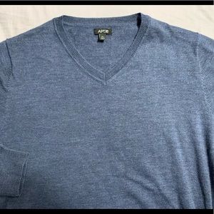 Apt 9: 50% Merino Wool-50% Acrylic XL sweater. Wore 6 times -like new condition